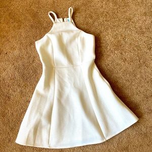 Dina Be juniors Medium cream colored sleeveless dress